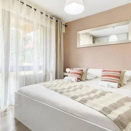 Homey Santorin - Proche Centre - Balcon Prive - Wifi Gratuit *